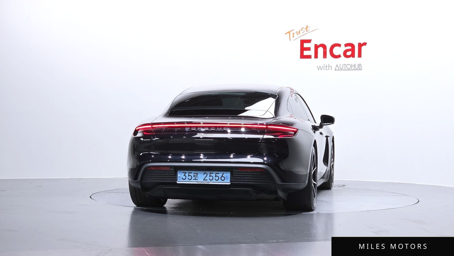 Porsche Taycan 2025 — миниатюра 4
