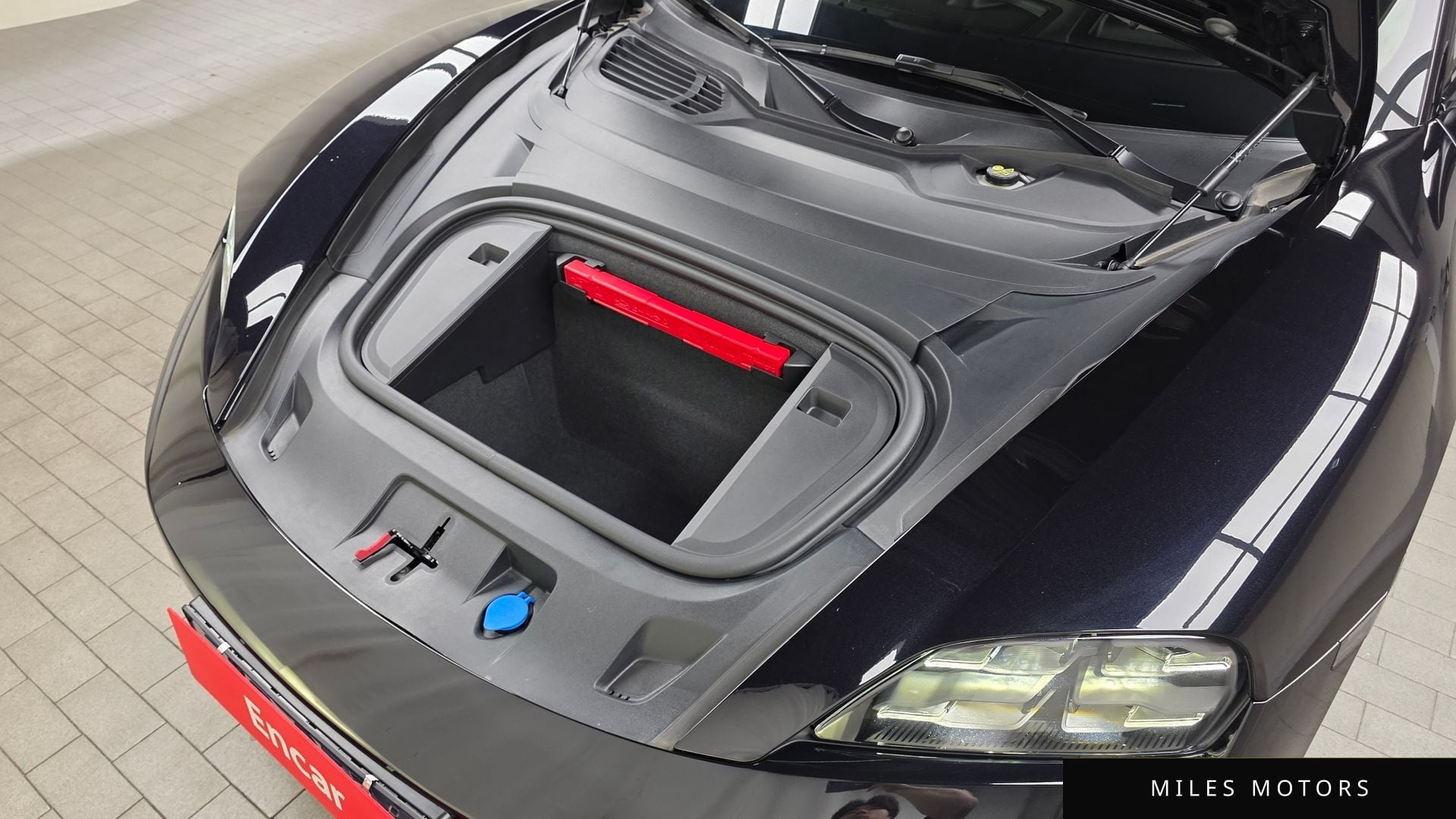 Porsche Taycan 2025 — миниатюра 6