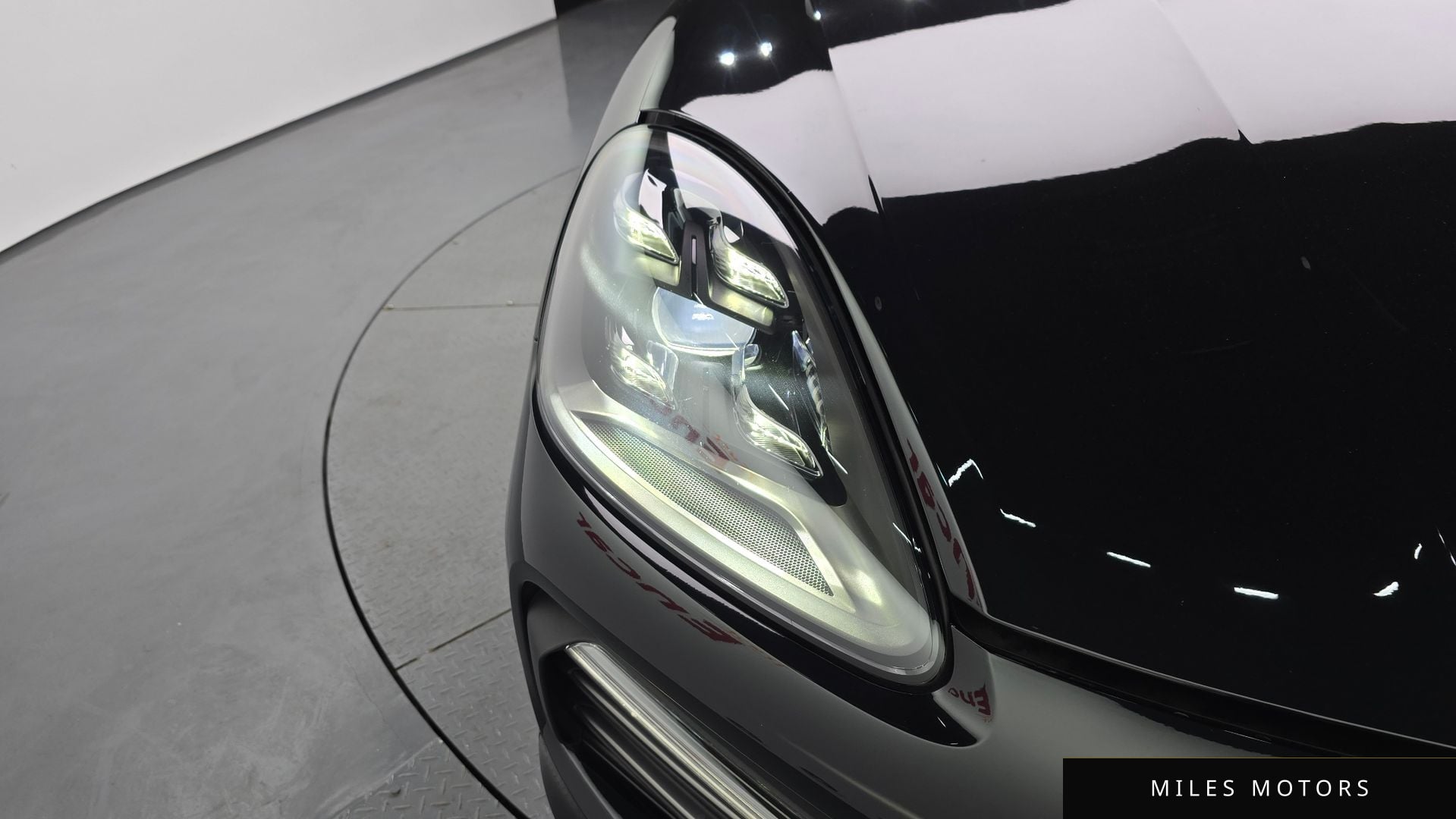 Porsche Cayenne 2023 — миниатюра 8