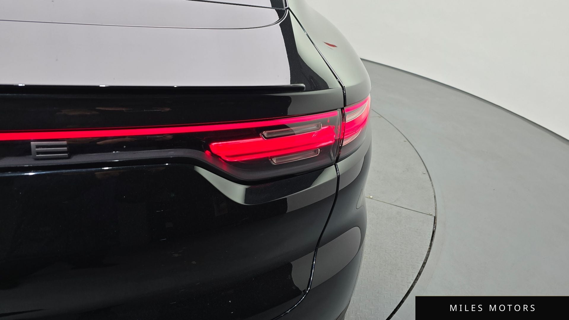 Porsche Cayenne 2023 — миниатюра 9