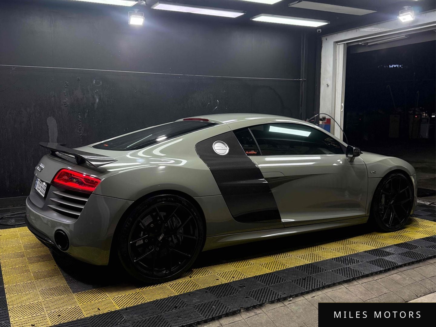 Audi R8 2014 — миниатюра 2