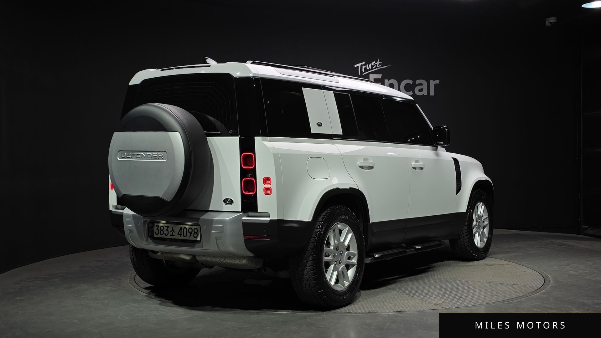 Land Rover Defender 2022 — миниатюра 2