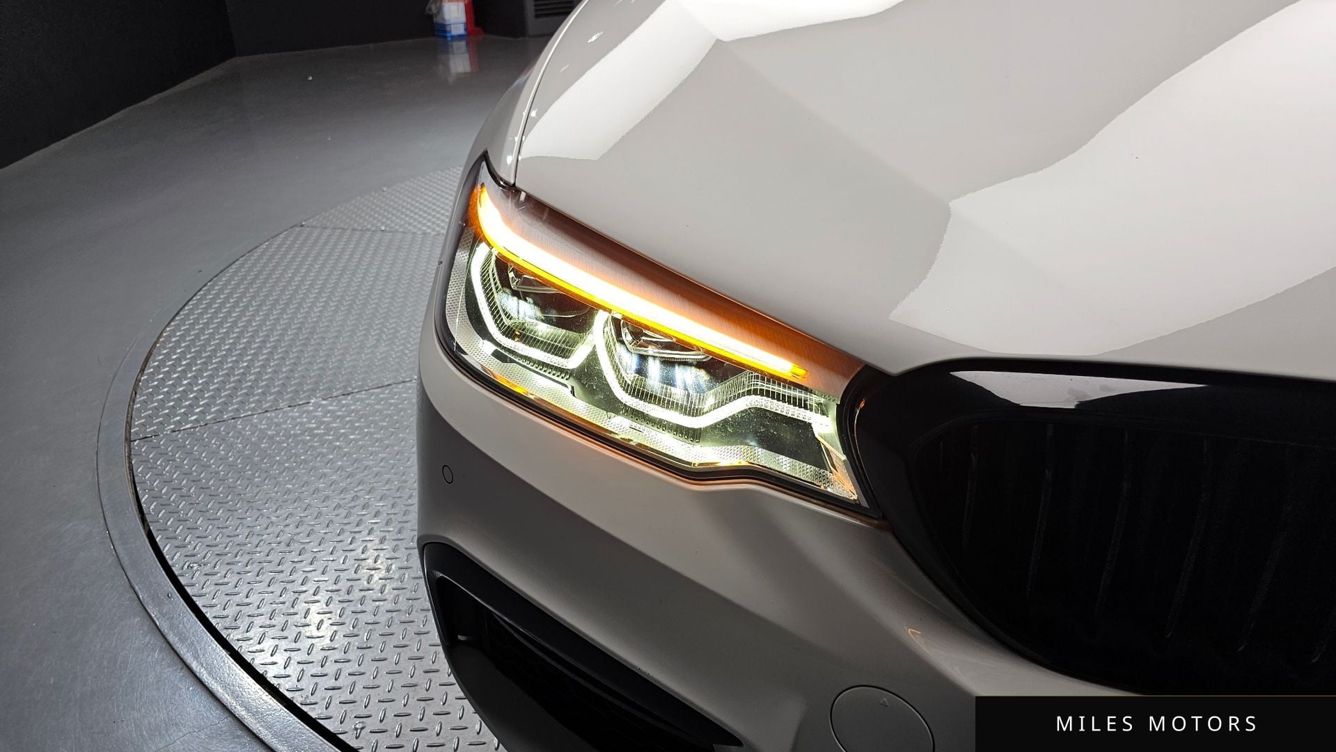 BMW 5 Series (G30) 2020 — миниатюра 8