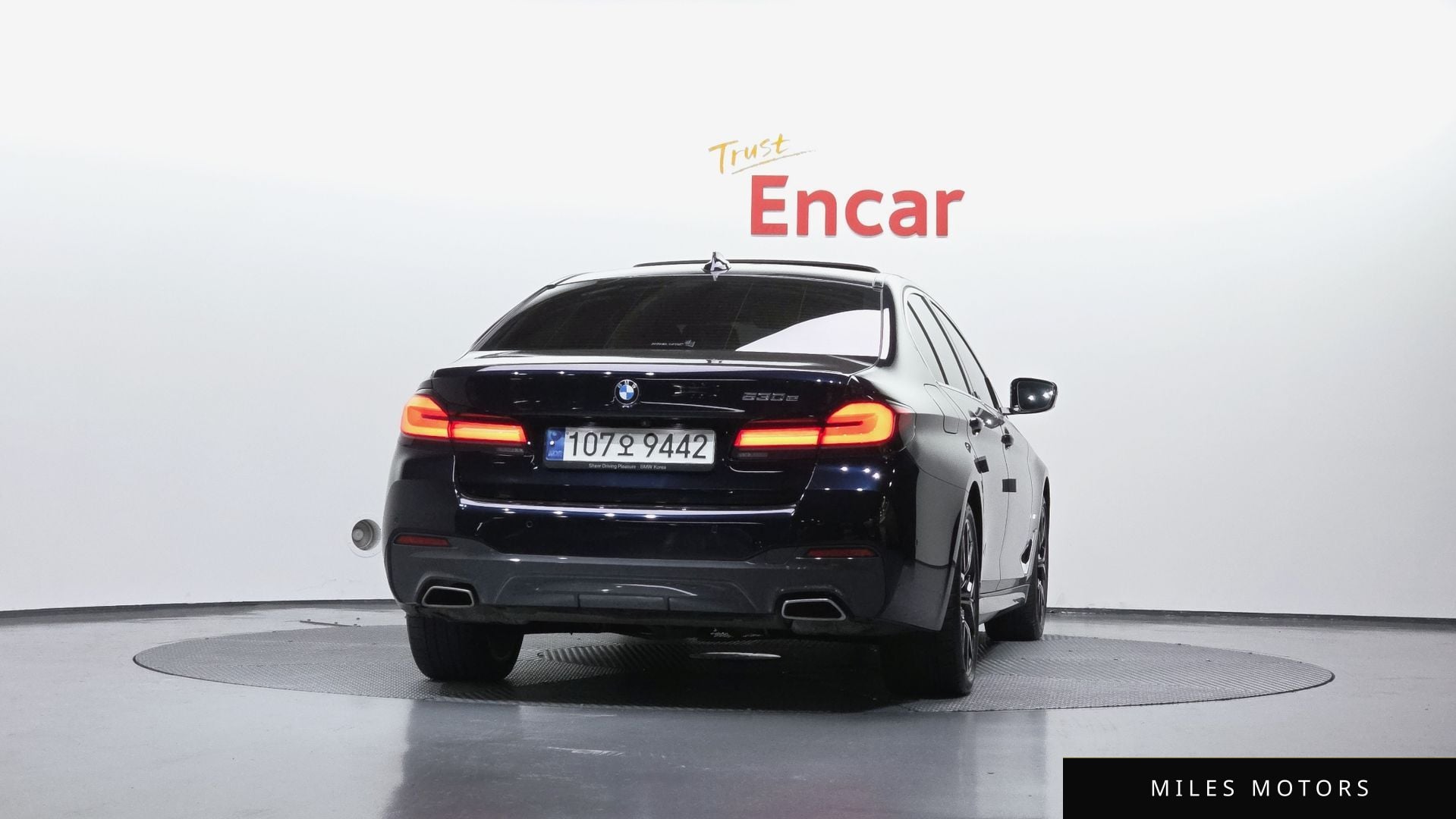 BMW 5 Series (G30) 2021 — миниатюра 3