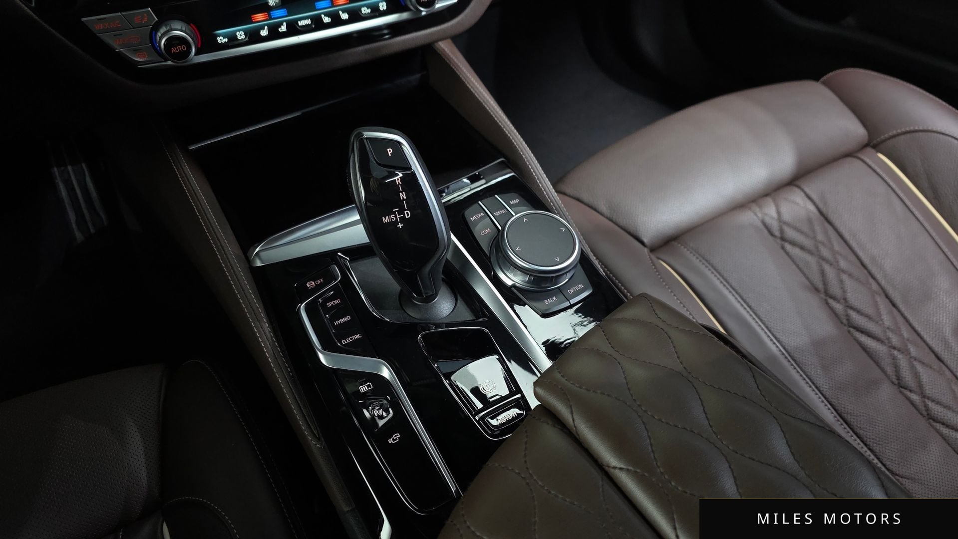 BMW 5 Series (G30) 2021 — миниатюра 11