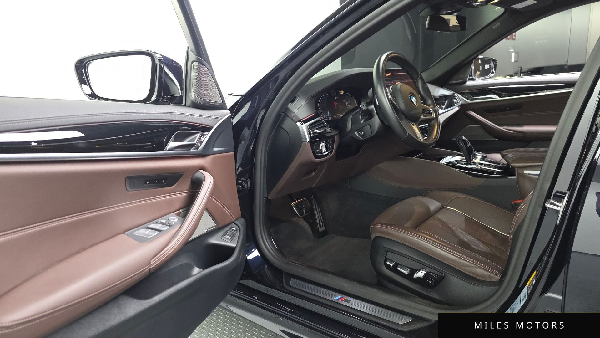 BMW 5 Series (G30) 2021 — миниатюра 12