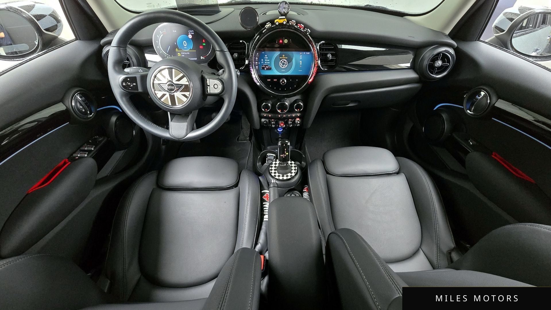 MINI Cooper 2023 — миниатюра 10