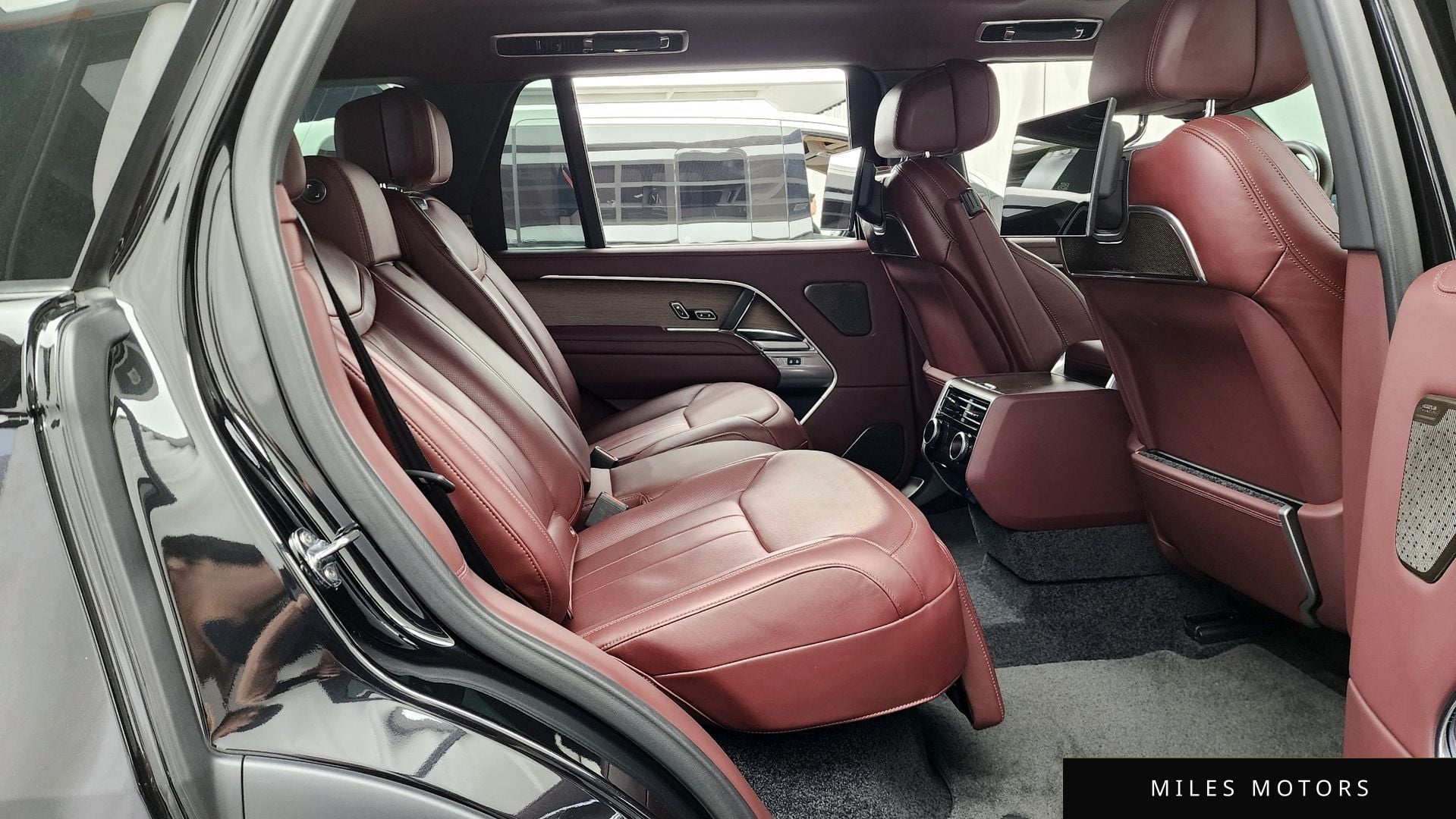 Land Rover Range Rover 2024 — миниатюра 12