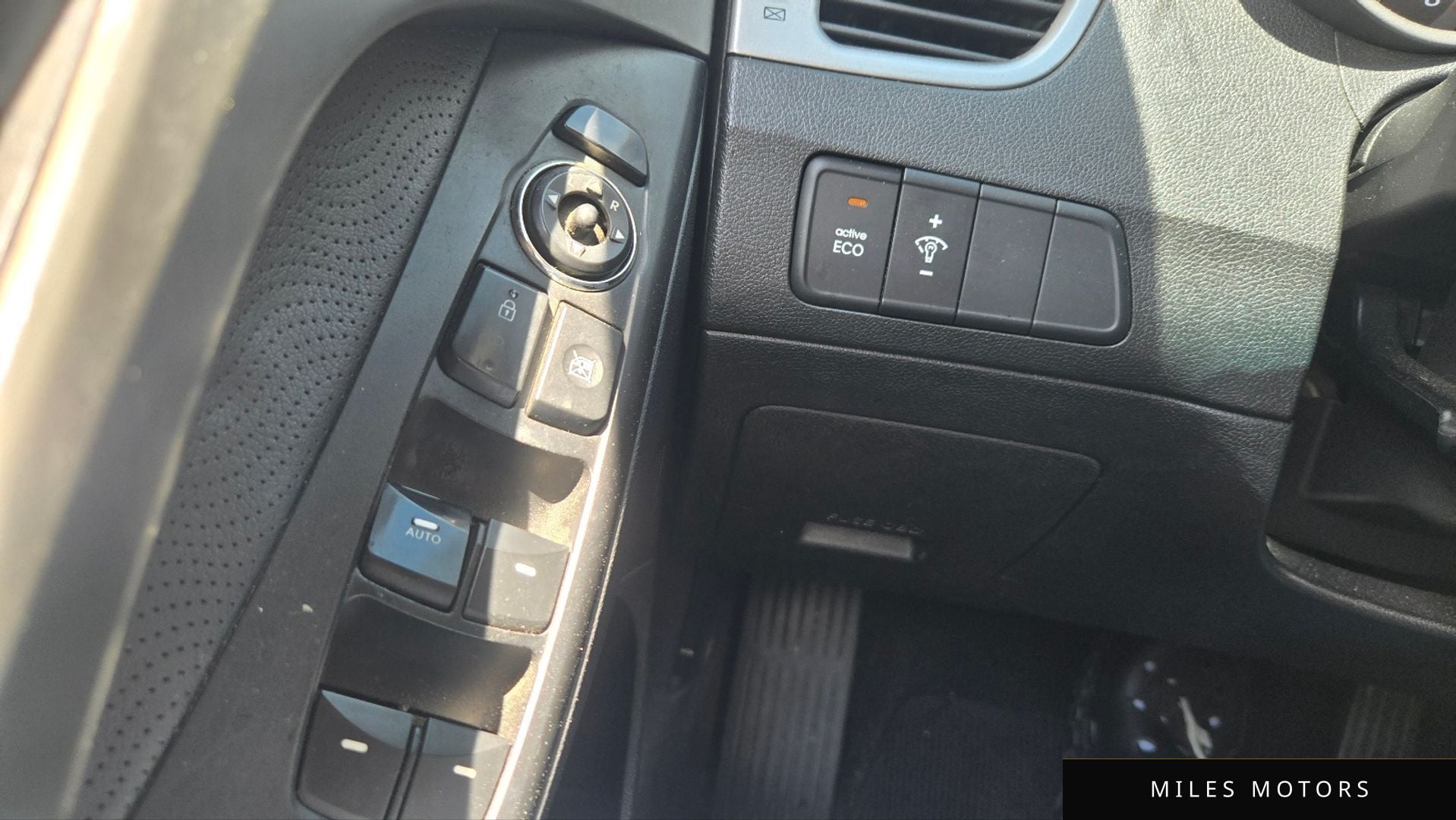 Hyundai AVANTE 2011 — миниатюра 11