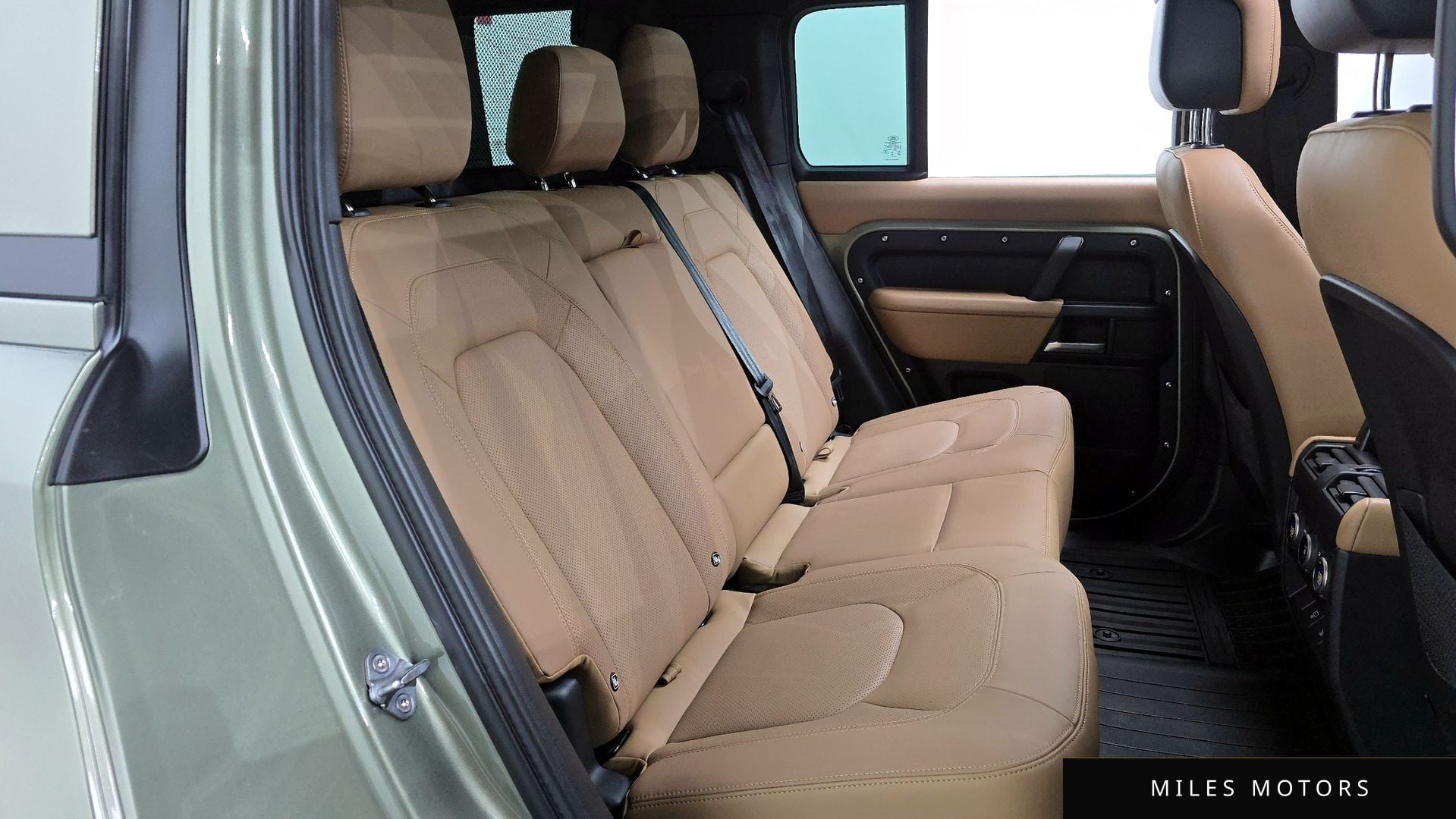 Land Rover Defender 2025 — миниатюра 11