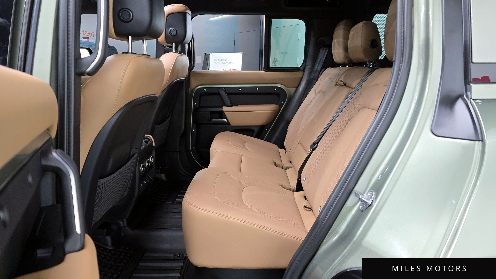 Land Rover Defender 2025 — миниатюра 12