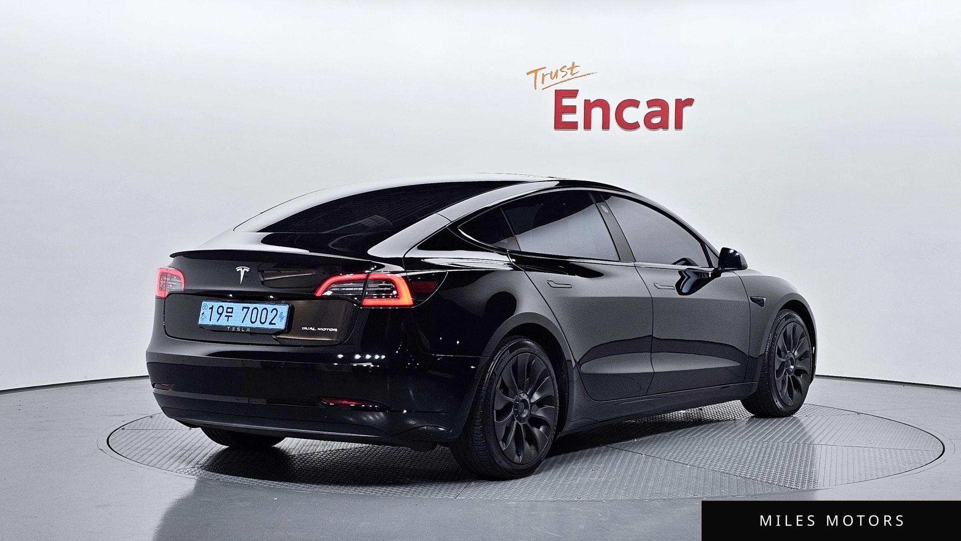 Tesla Model 3 2020 — миниатюра 2