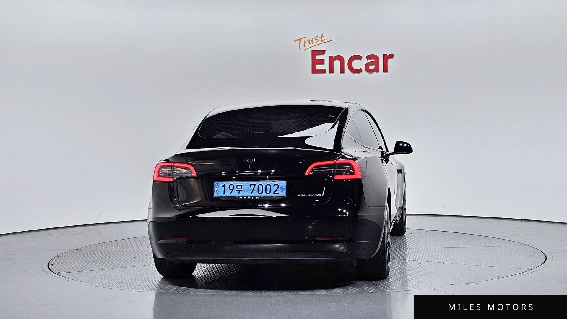 Tesla Model 3 2020 — миниатюра 4