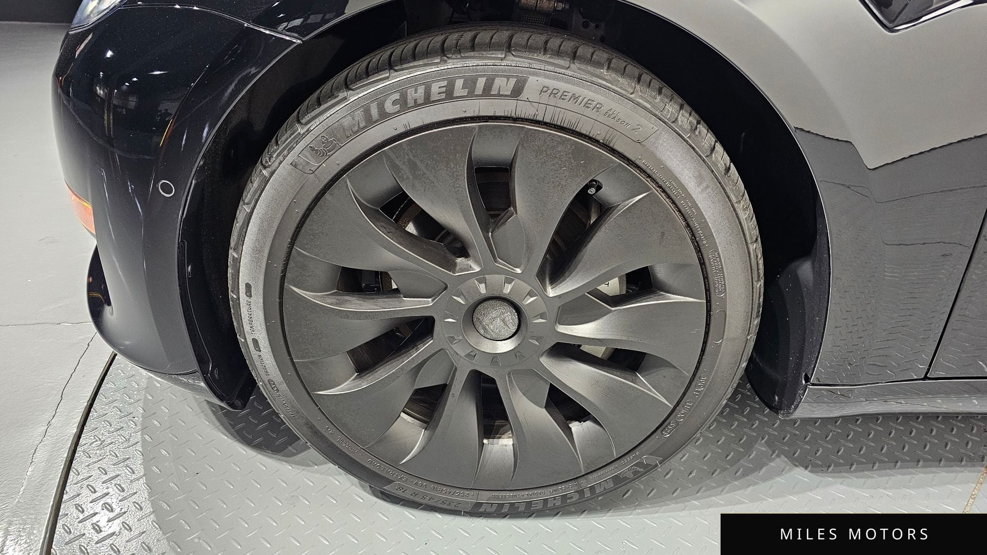 Tesla Model 3 2020 — миниатюра 5