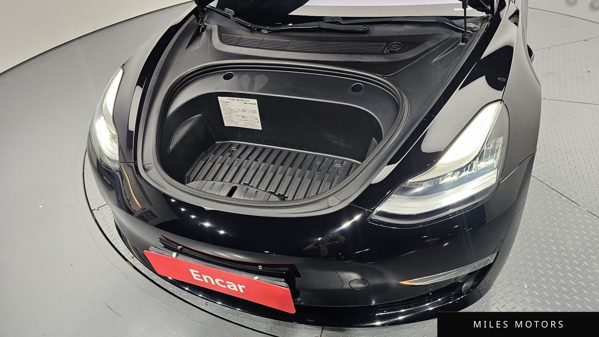 Tesla Model 3 2020 — миниатюра 6