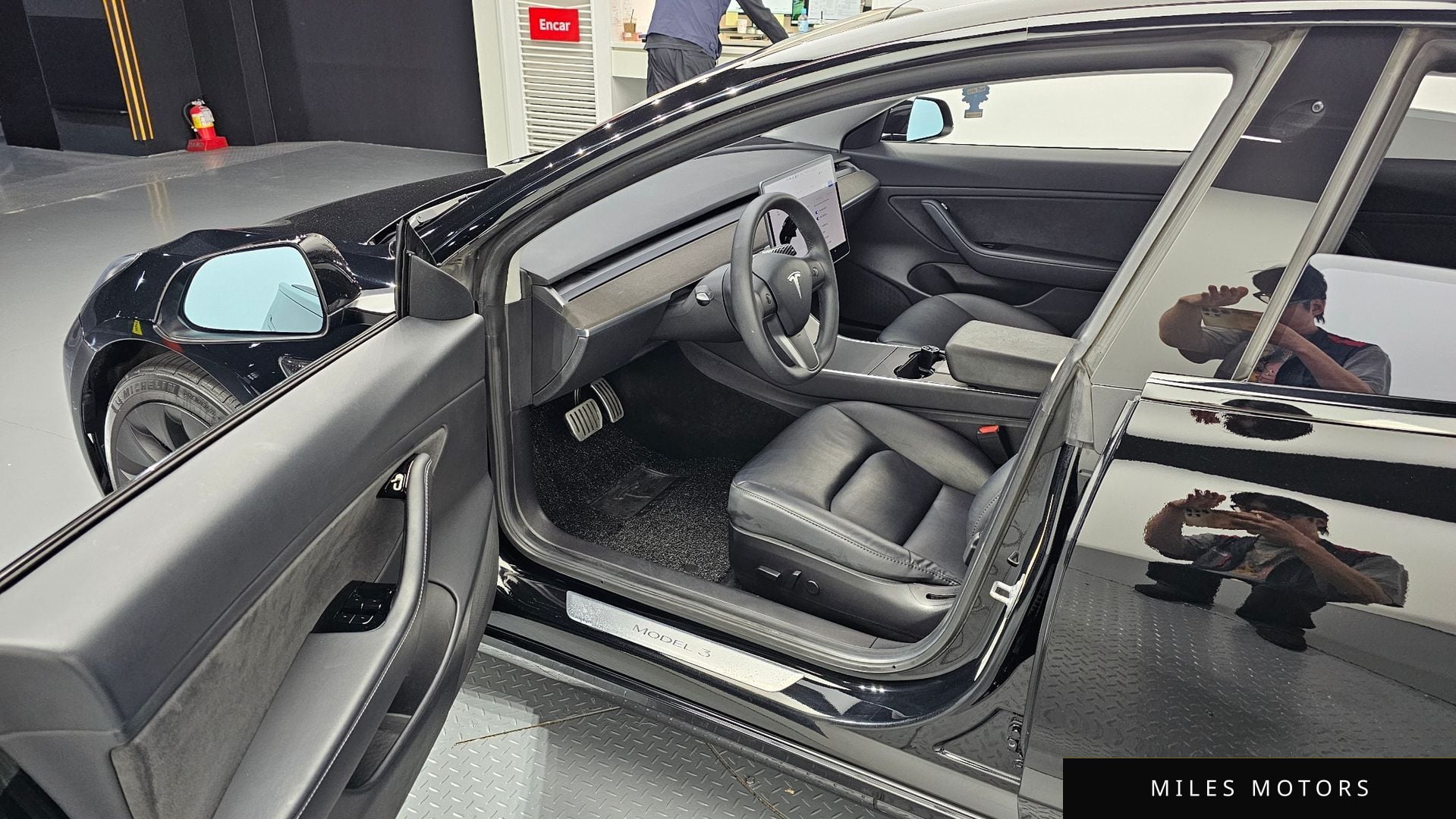 Tesla Model 3 2020 — миниатюра 10