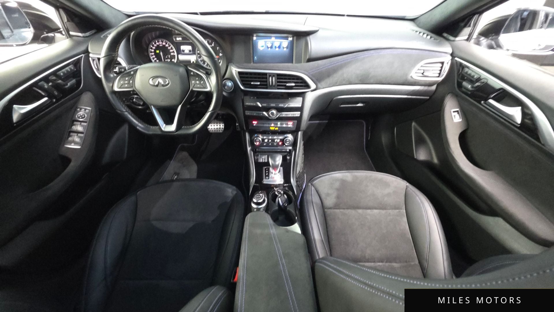 Infiniti Q30 2017 — миниатюра 7