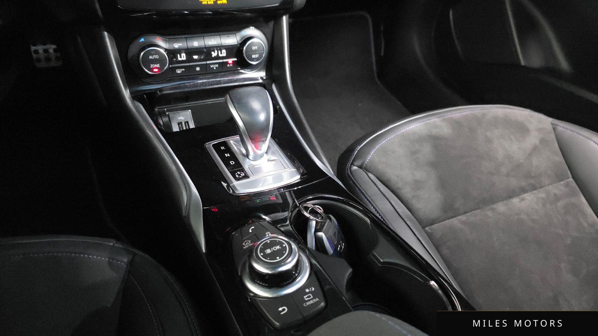 Infiniti Q30 2017 — миниатюра 9