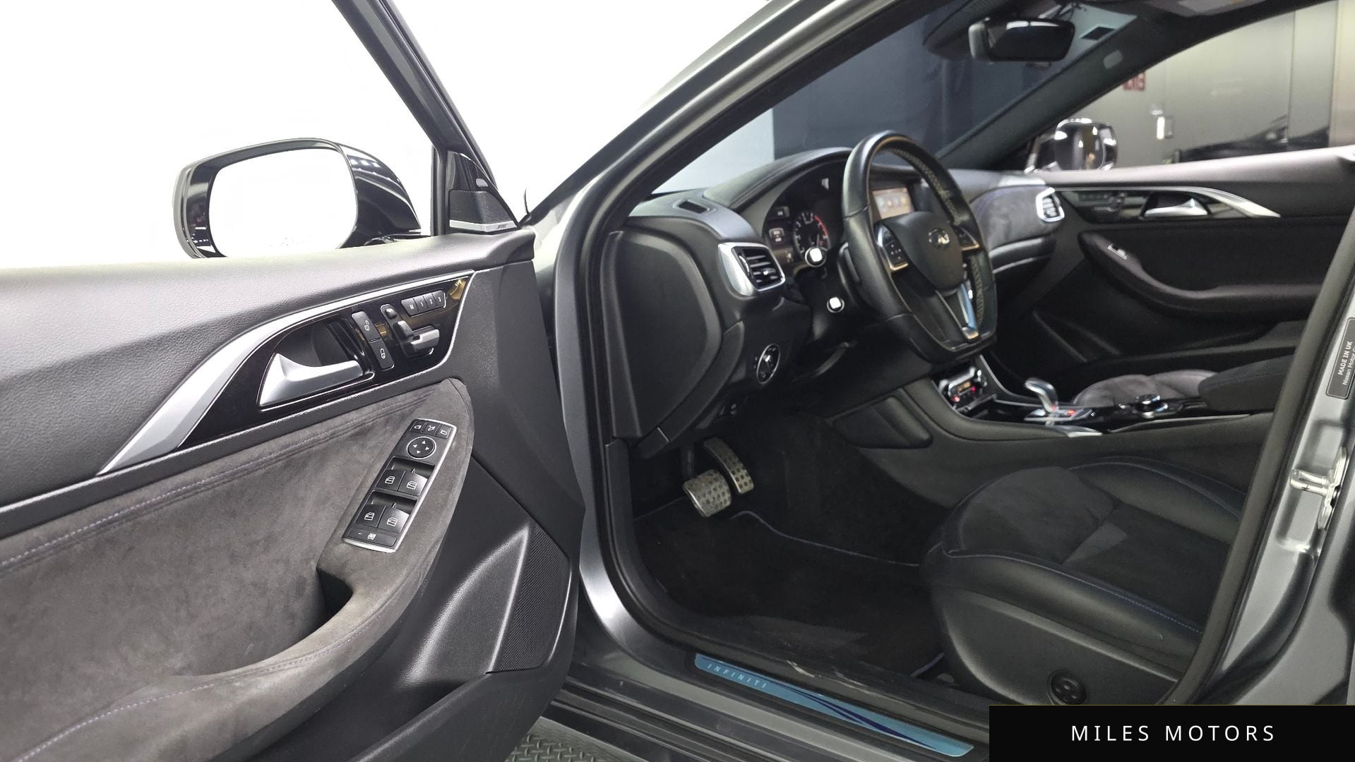 Infiniti Q30 2017 — миниатюра 10