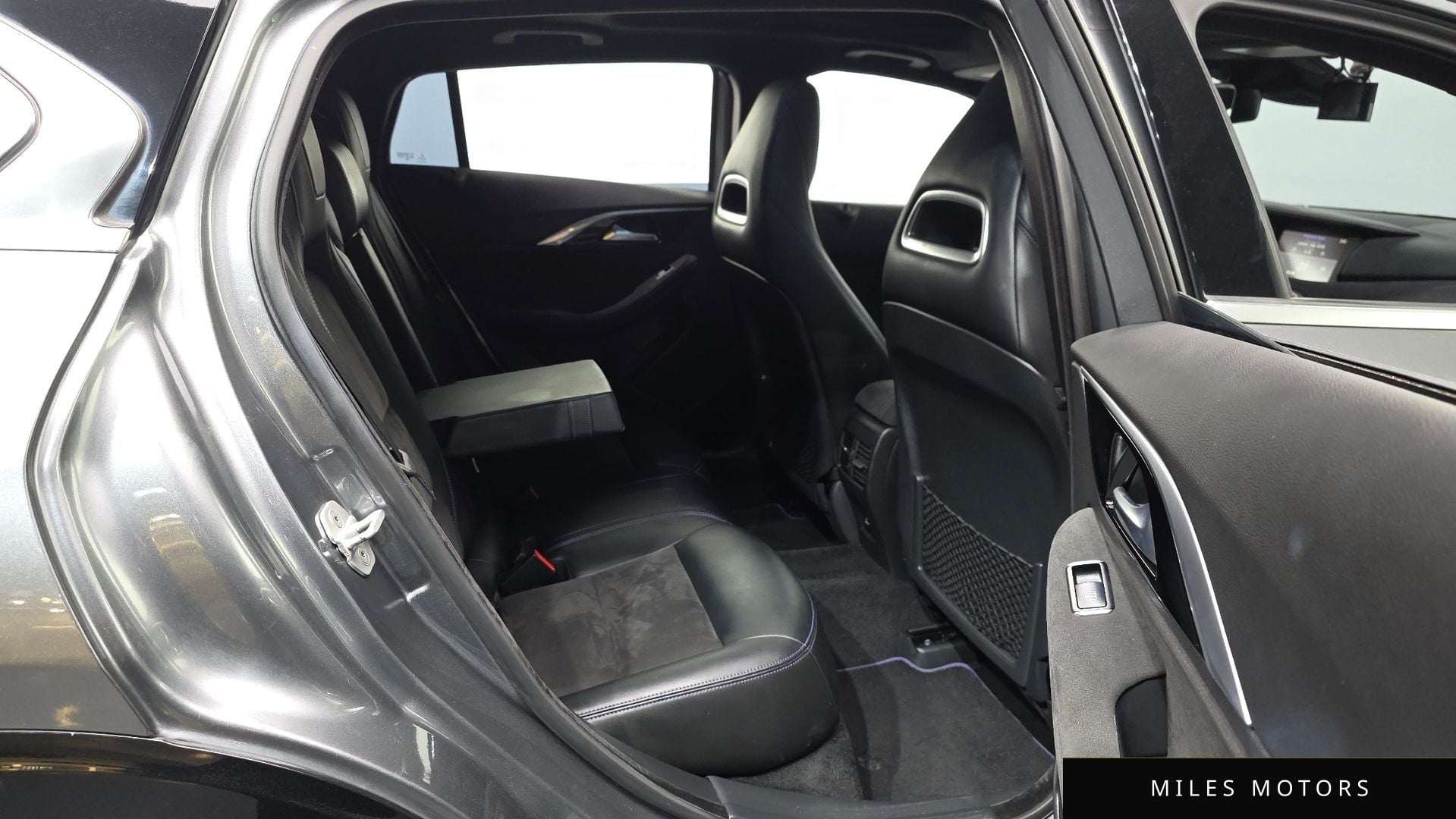 Infiniti Q30 2017 — миниатюра 12