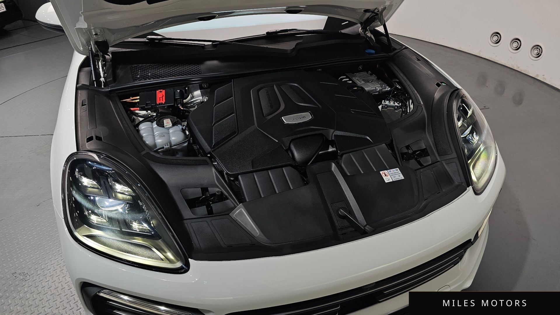 Porsche Cayenne 2023 — миниатюра 5