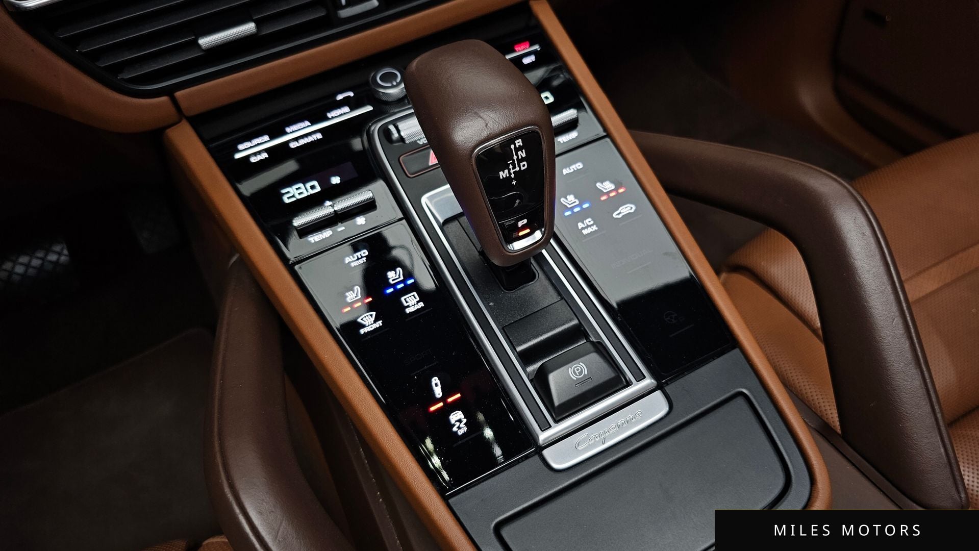 Porsche Cayenne 2023 — миниатюра 11