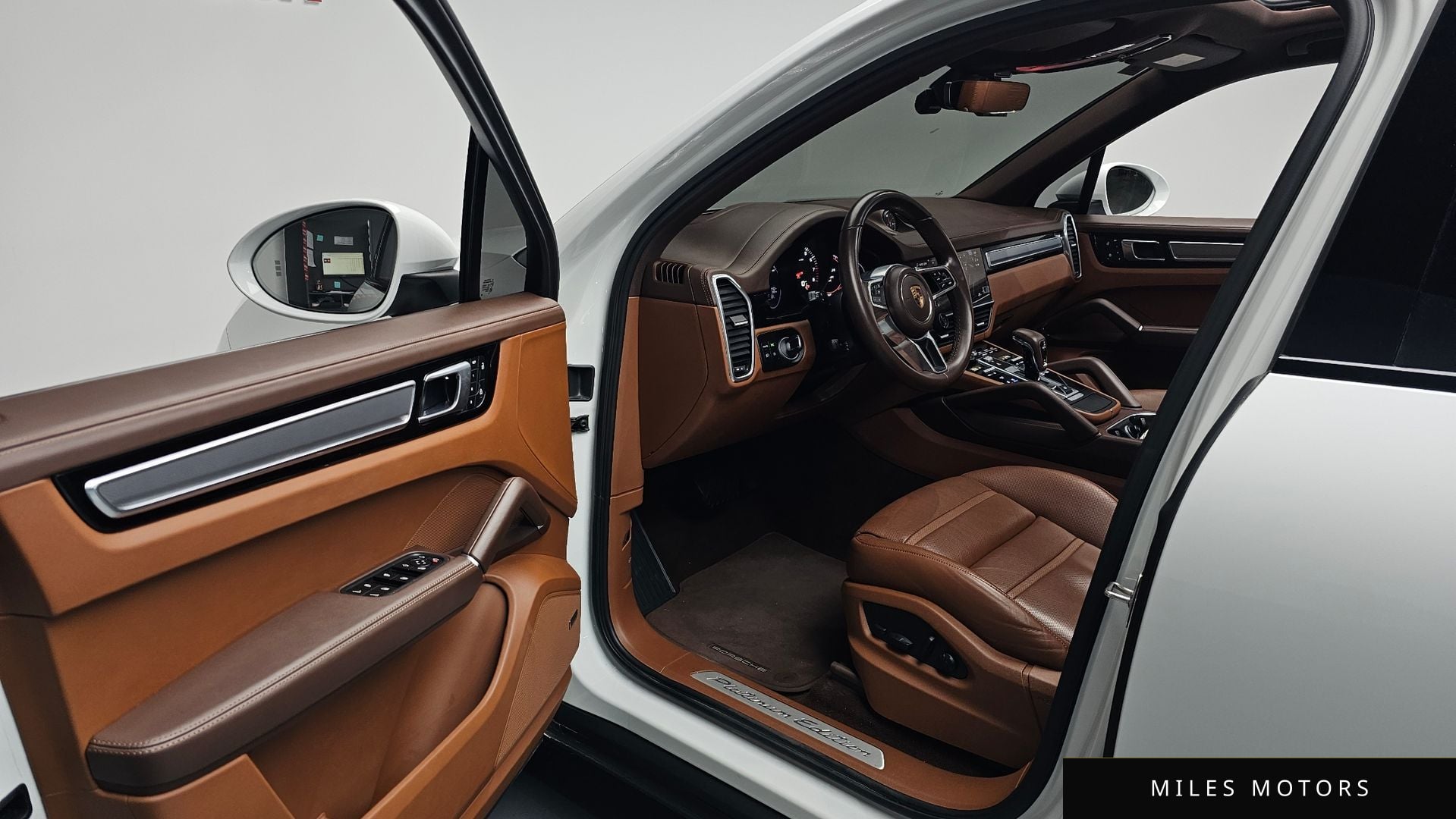 Porsche Cayenne 2023 — миниатюра 12
