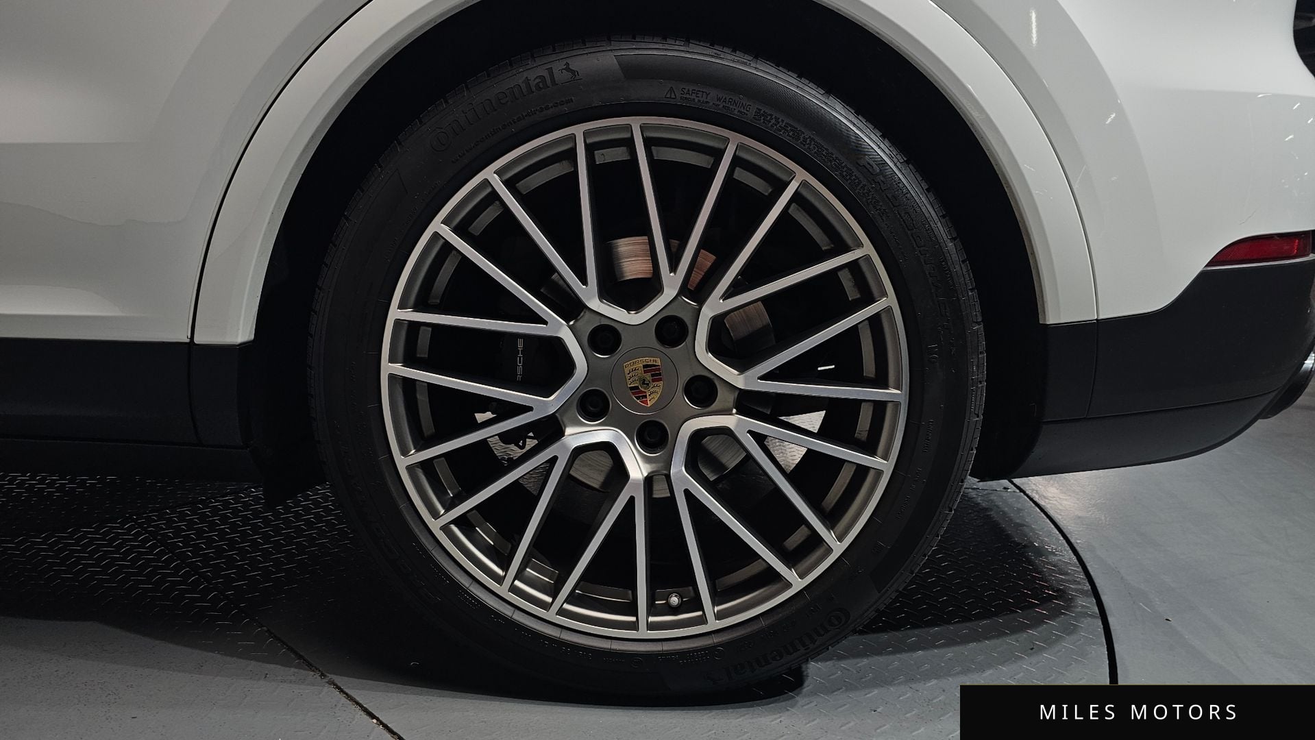 Porsche Cayenne 2023 — миниатюра 6