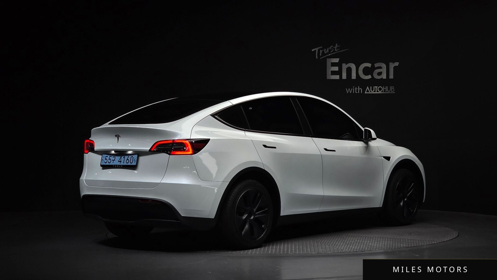 Tesla Model Y 2024 — миниатюра 2