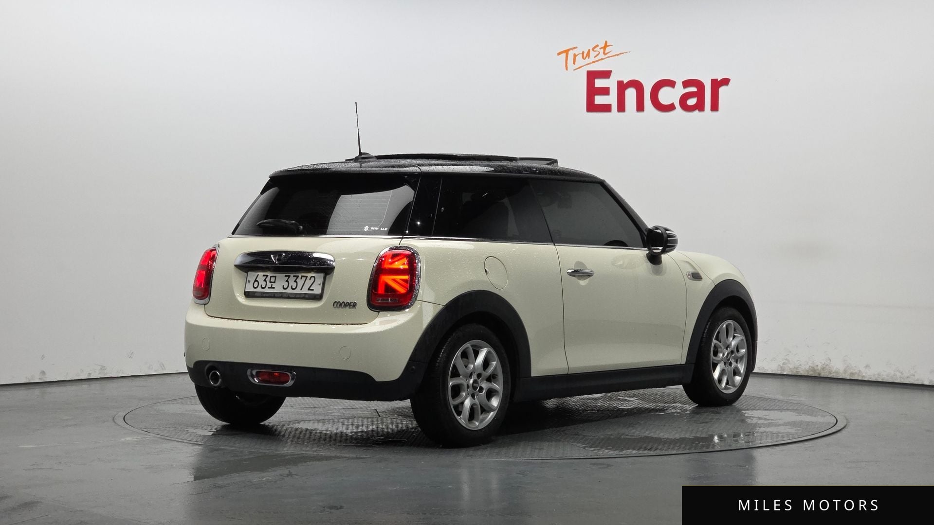 MINI Cooper 2017 — фото 1 из 12