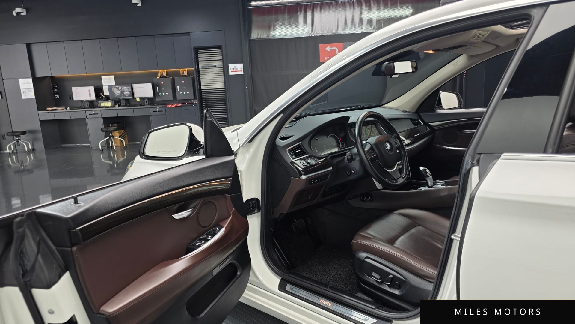BMW 5 Series GT (F07) 2017 — миниатюра 12