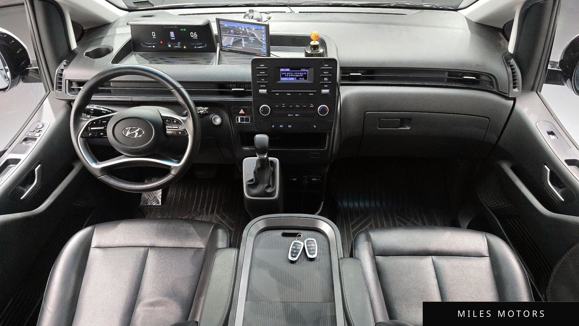 Hyundai Staria 2023 — миниатюра 10