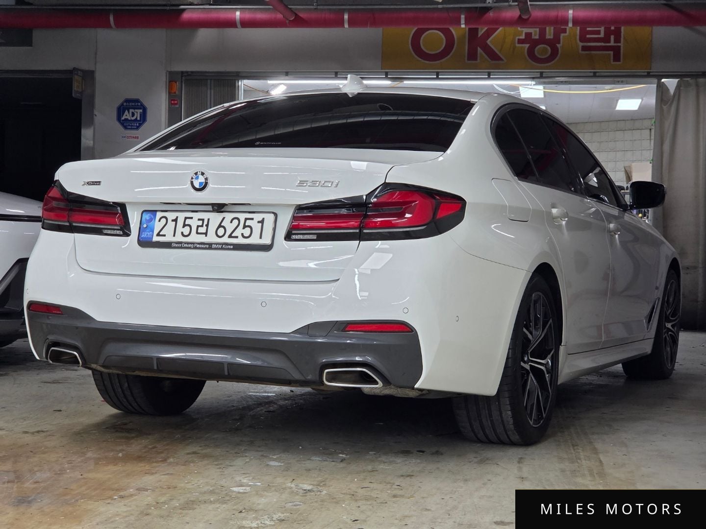 BMW 5 Series (G30) 2023 — миниатюра 2