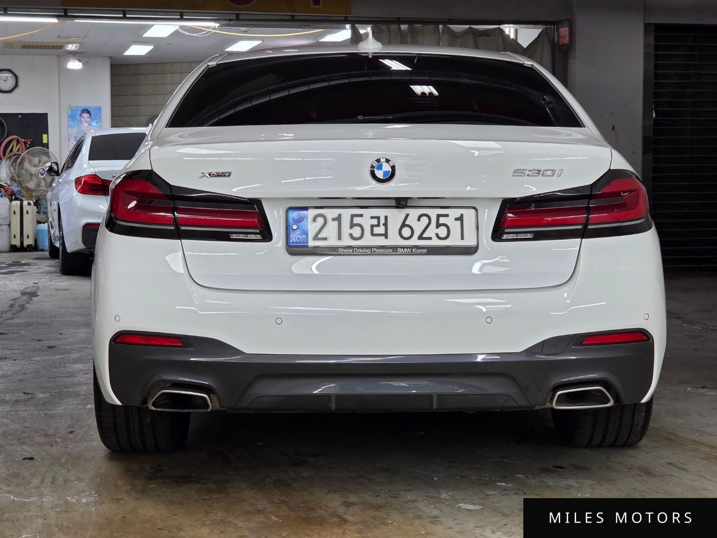 BMW 5 Series (G30) 2023 — миниатюра 4
