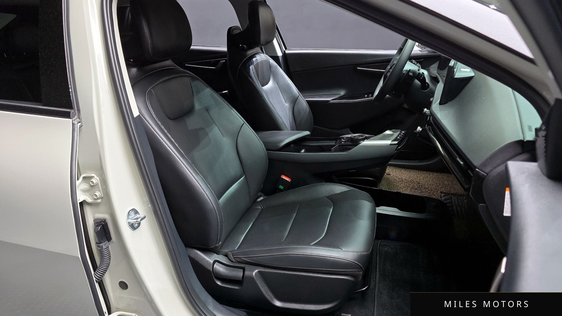 Kia EV6 2025 — миниатюра 12