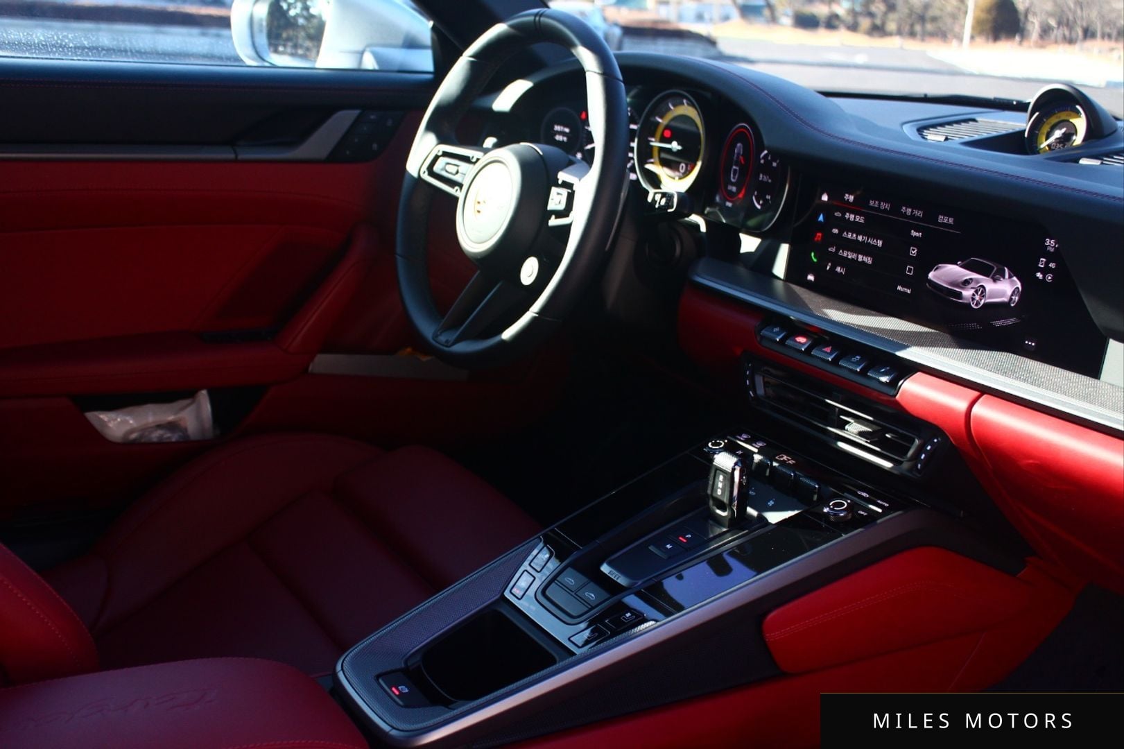 Porsche 911 (992) 2024 — миниатюра 7