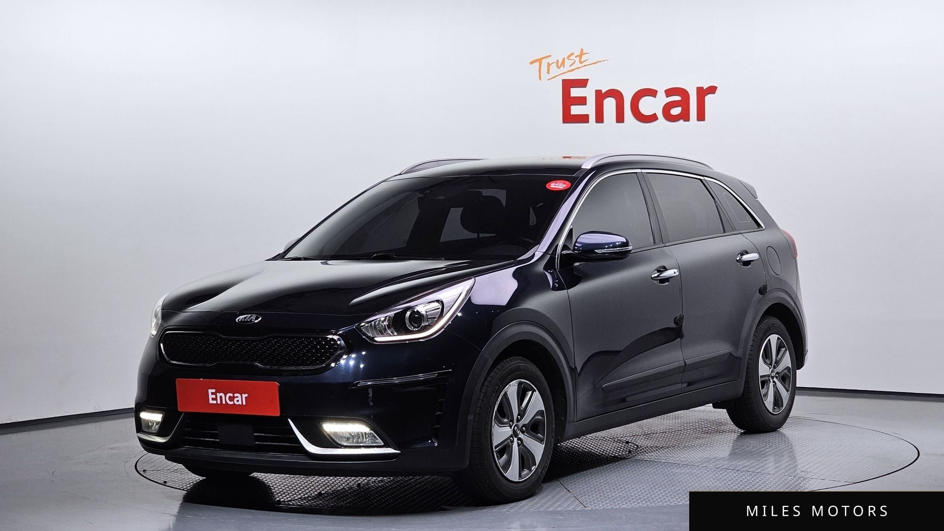 Kia Niro 2018 — фото 1 из 12