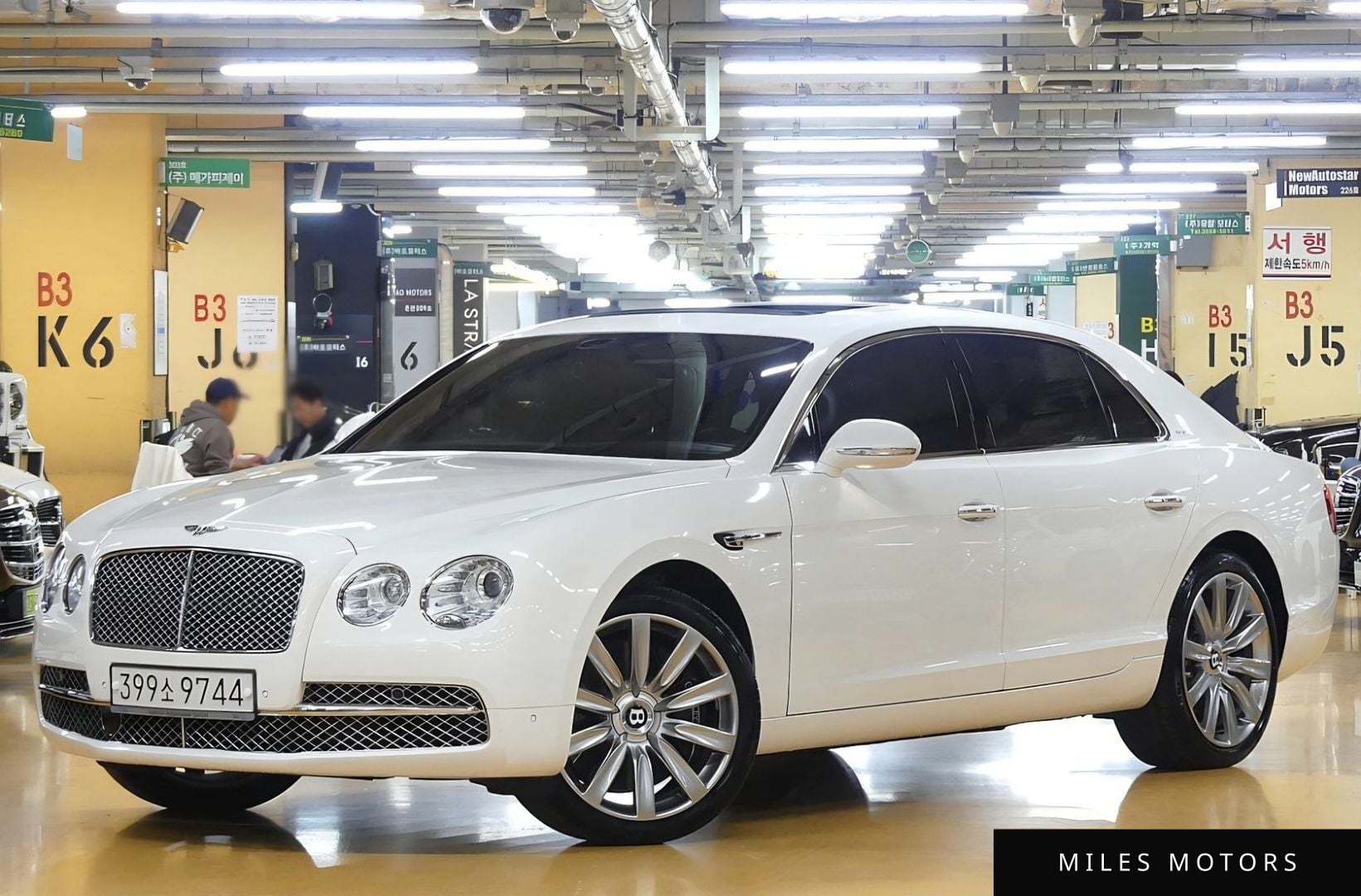 Bentley Flying Spur 2016 — миниатюра 2