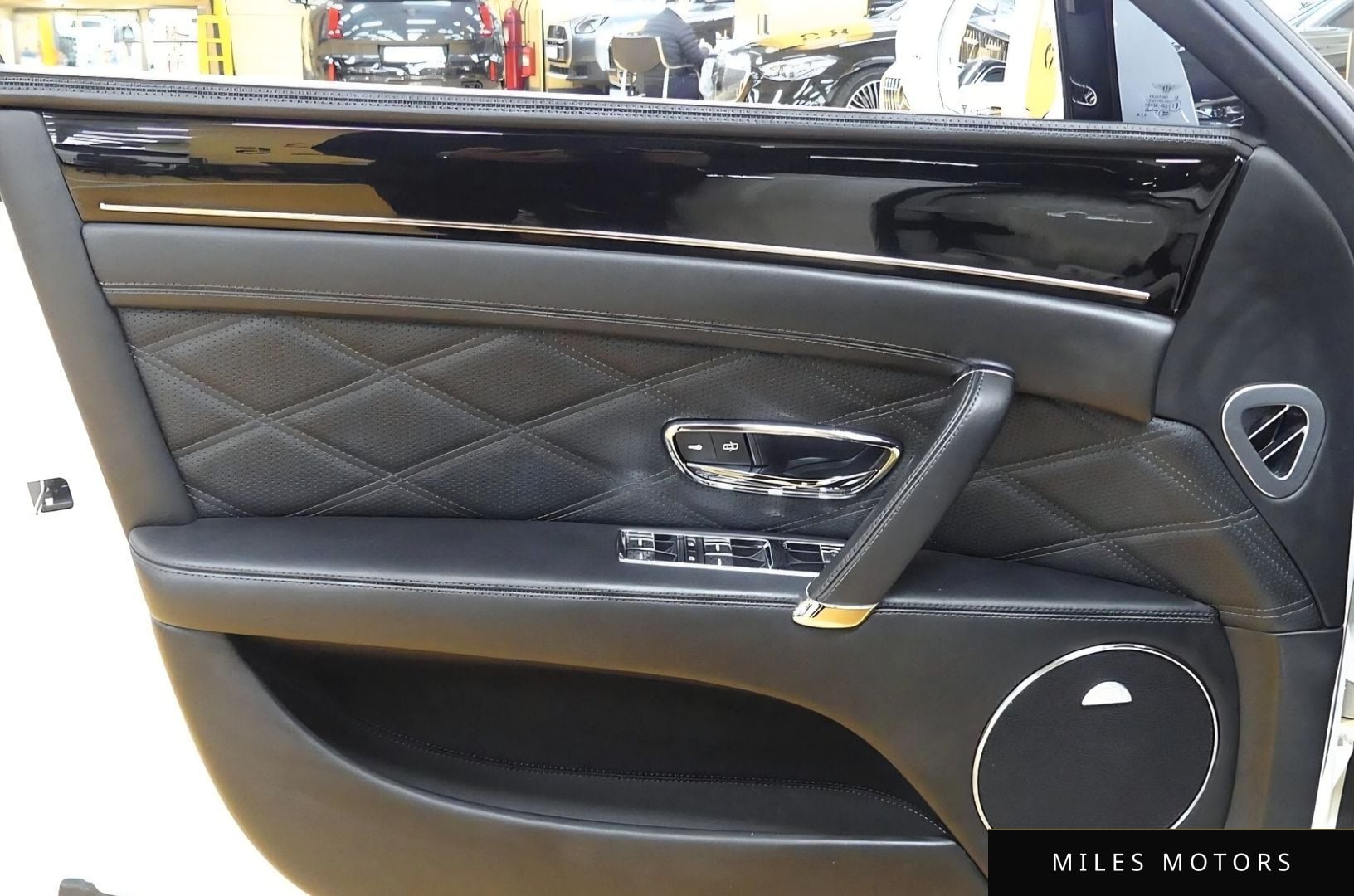 Bentley Flying Spur 2016 — миниатюра 9