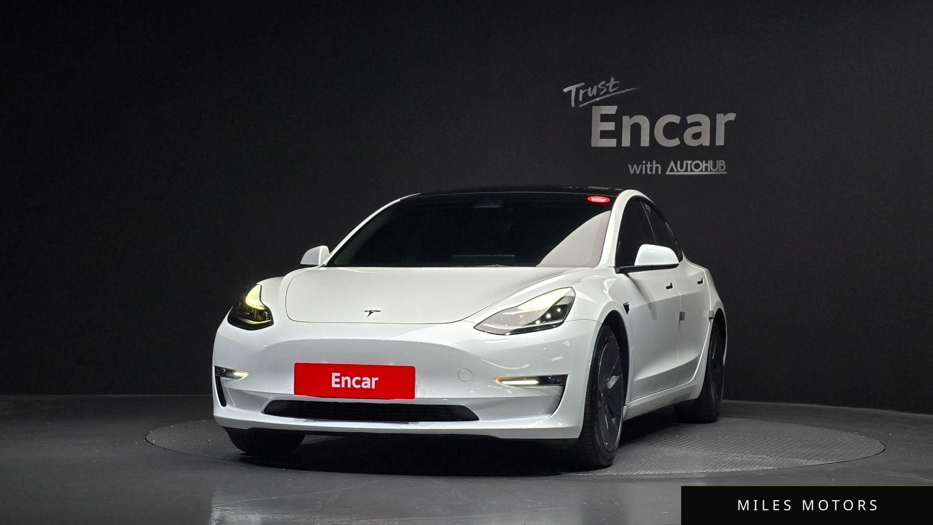Tesla Model 3 2022 — миниатюра 3