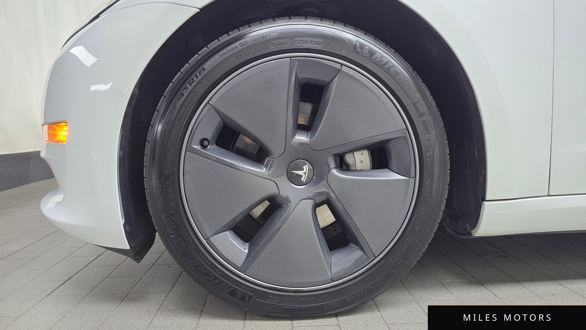 Tesla Model 3 2022 — миниатюра 5