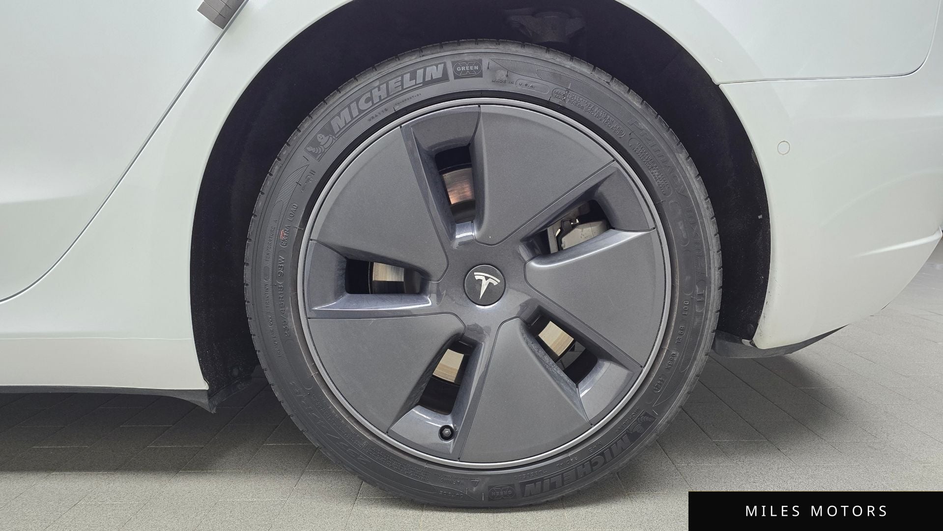 Tesla Model 3 2022 — миниатюра 7