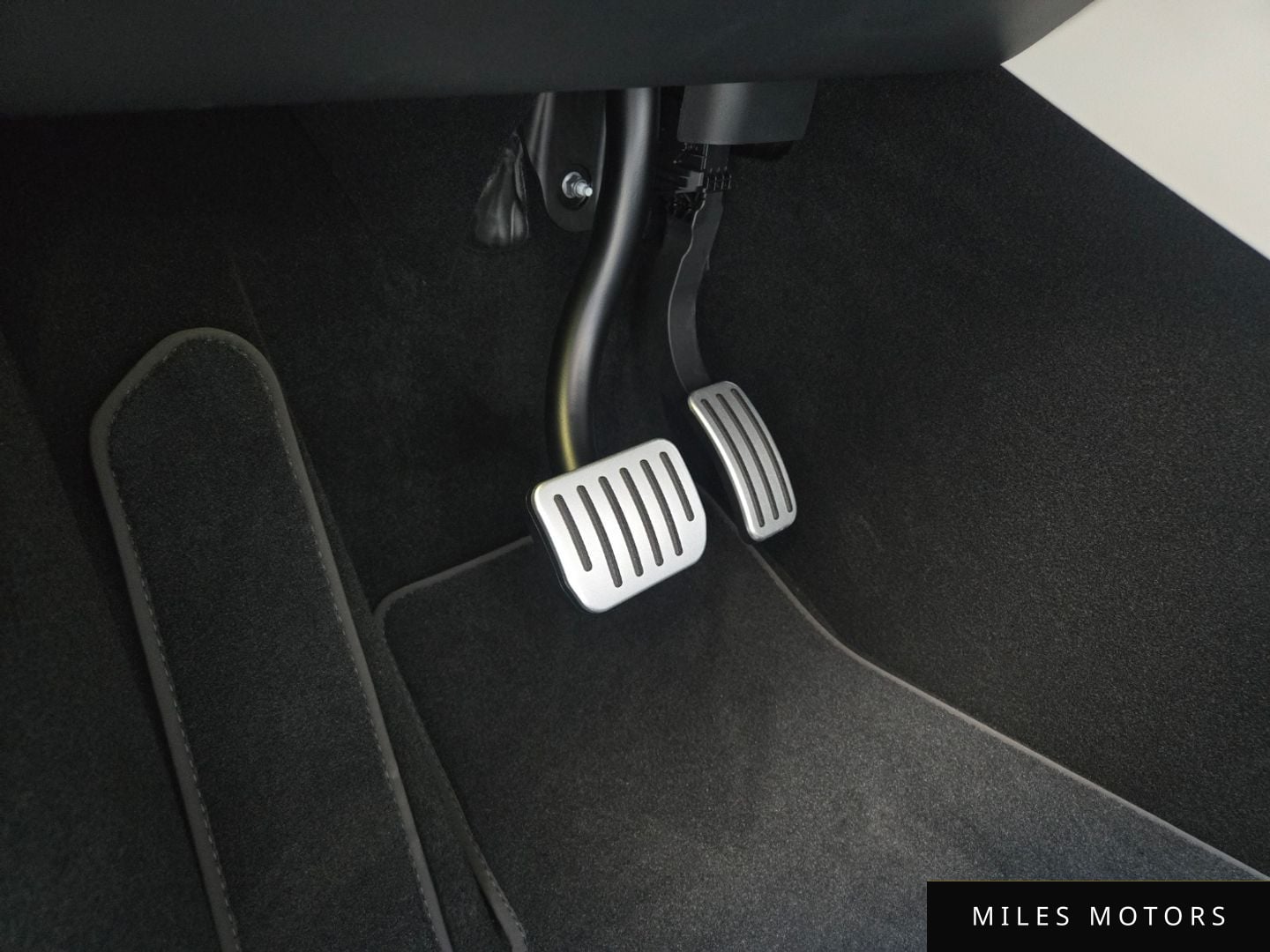 Tesla Model Y 2026 — миниатюра 10