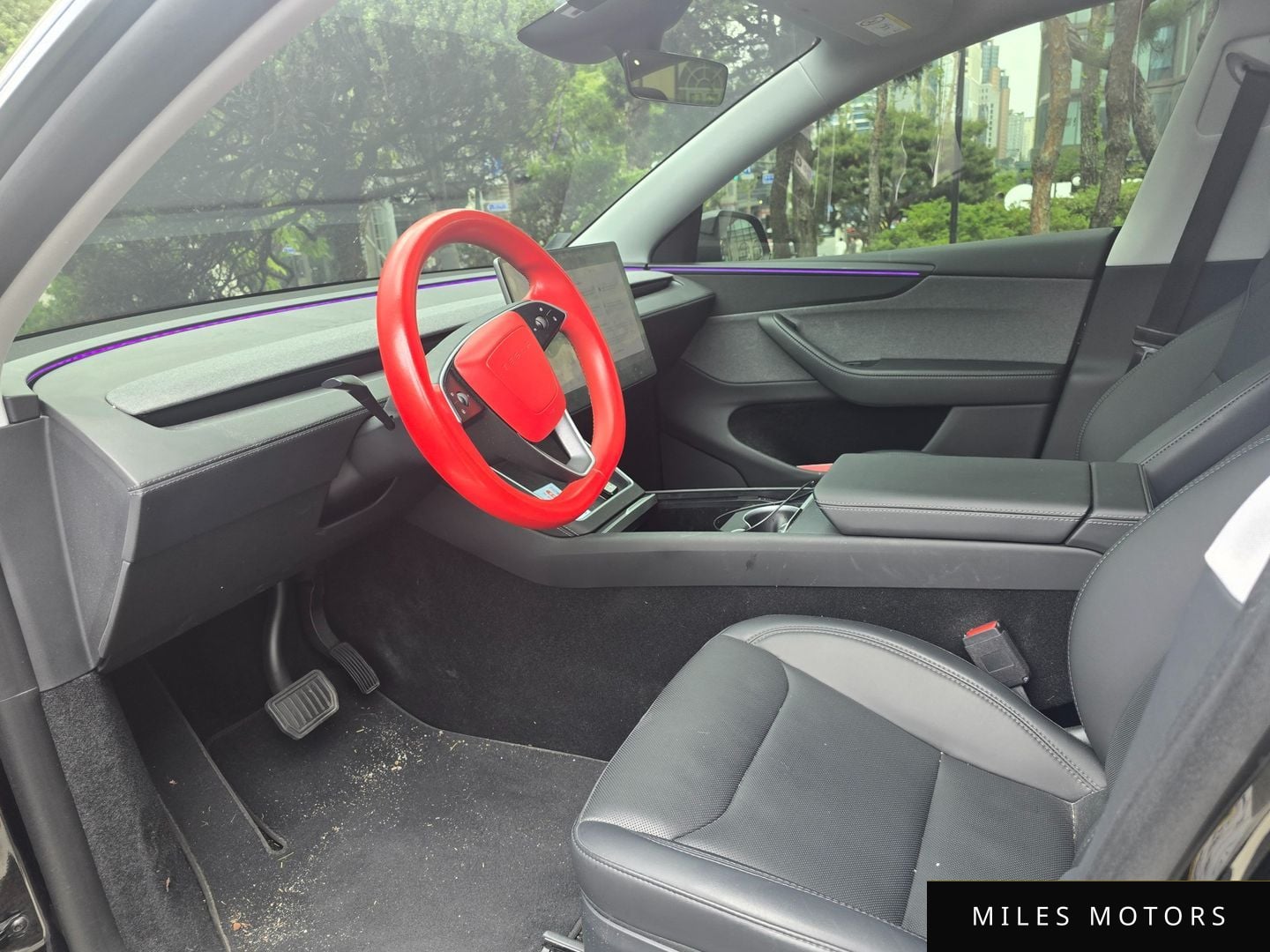 Tesla Model Y 2025 — миниатюра 6