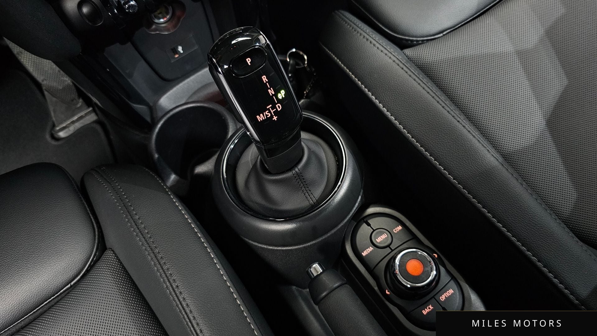 MINI Cooper 2022 — миниатюра 11