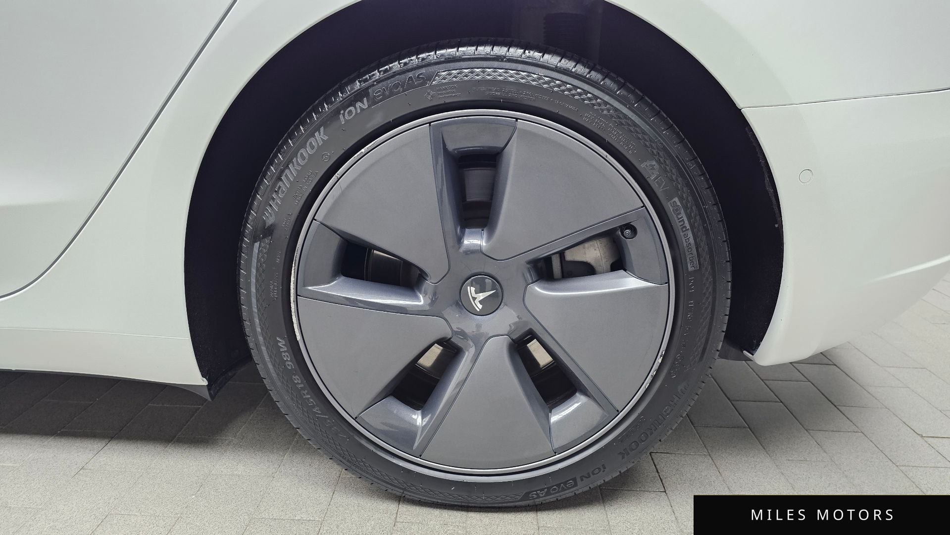 Tesla Model 3 2021 — миниатюра 7
