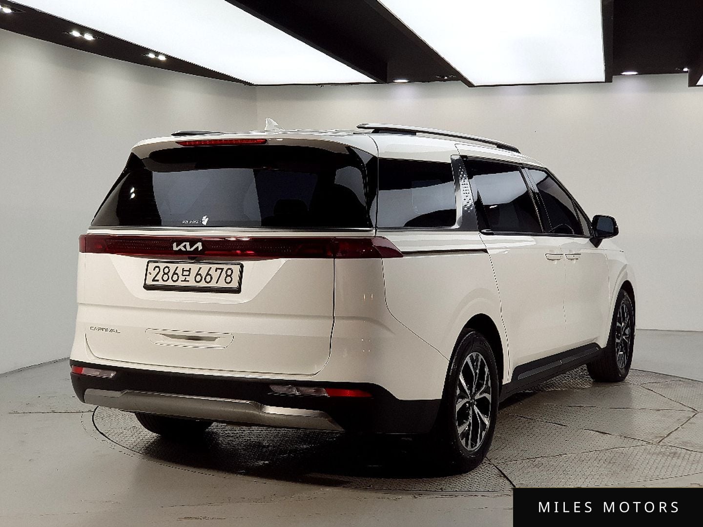 Kia Carnival 2022 — миниатюра 2