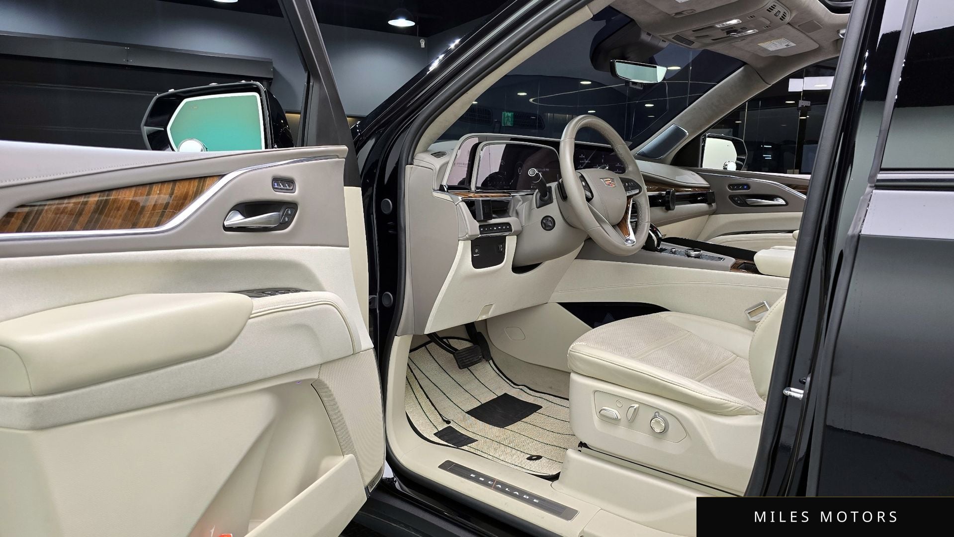 Cadillac Escalade 2024 — миниатюра 10