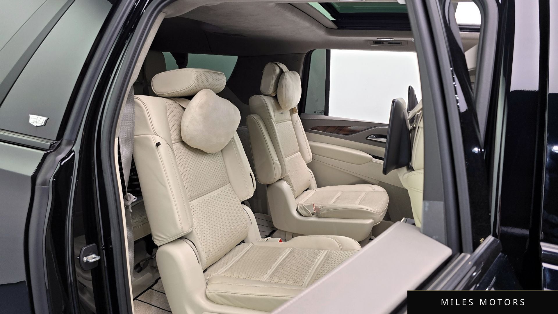 Cadillac Escalade 2024 — миниатюра 12