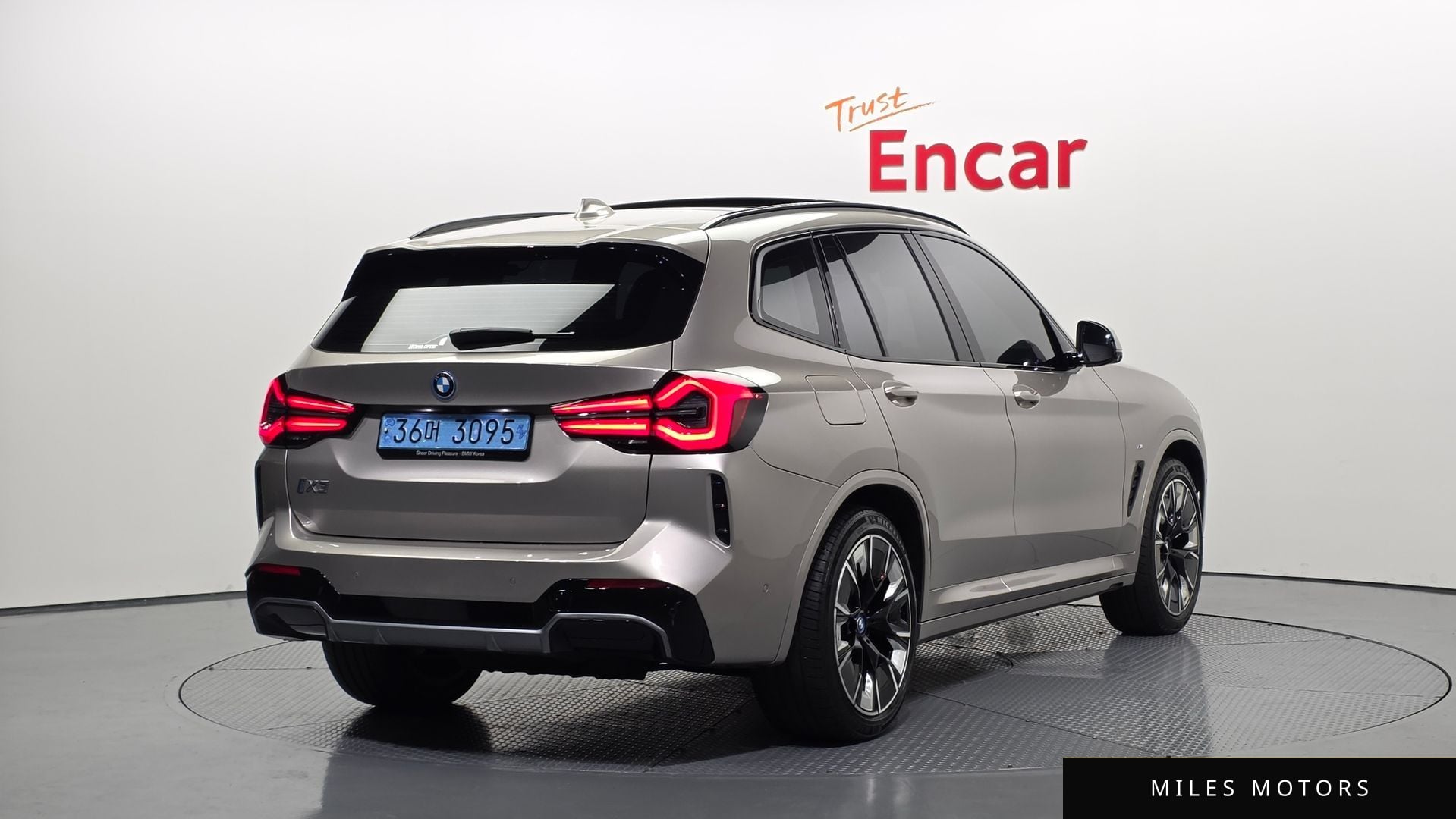 BMW iX3 2023 — миниатюра 2